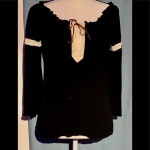 VTG GIRLS WEAVERS Black Peasant Top
A13